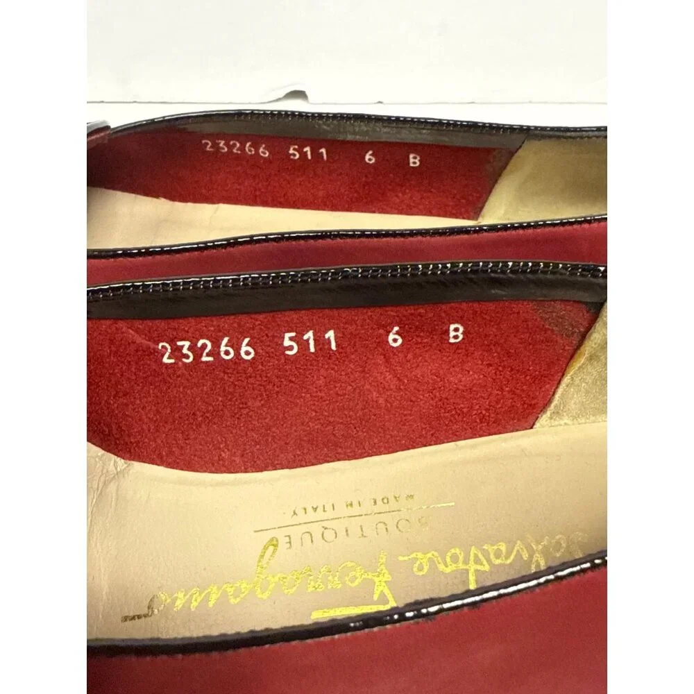 Salvatore Ferragamo Vintage Women's Loafers Red Suede Bow Detail Size 6 Designer